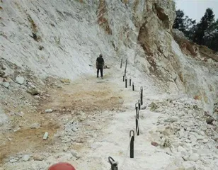 用二氧化碳来炸山