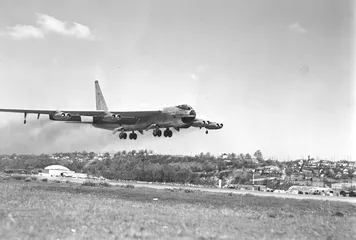 服役近70年 B-52为何仍受重用0