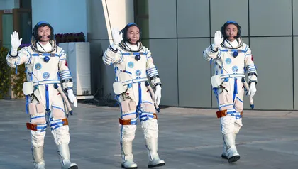 神舟十六号:戴眼镜也能上太空1