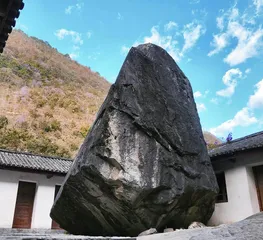 “飞来石”是从哪里飞来的7