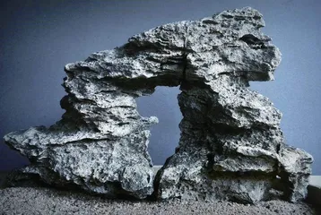 英德石 千古奇石出岭南