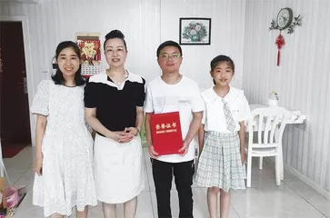 小学毕业时,她想出一本书1