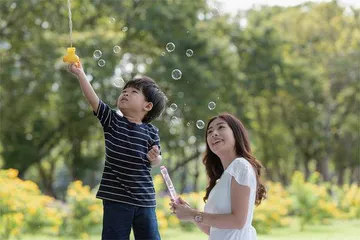 慢慢走，欣赏啊