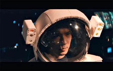 《下坠》的致敬1