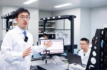王博文:通过计算,黑夜变“白昼”1