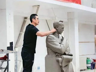 赏校园雕塑 识学科大师