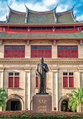  立足“大思政” 当好“引路人”