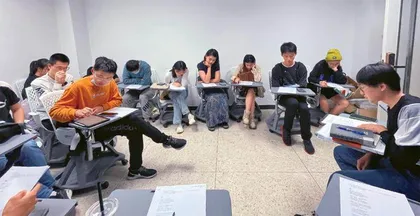 来自清华的诗：那无限飞奔的人