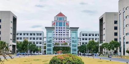 海洋大学里的一条鱼