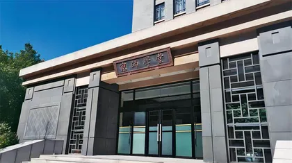 从京师学堂向中传礼堂出征