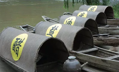 “水上布达拉宫”里的老书记