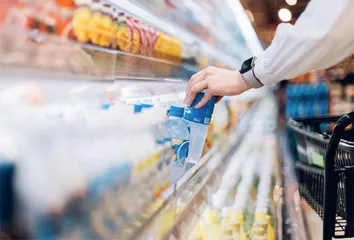 凌晨4点，便利店里做早点