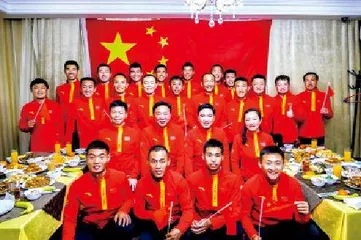 张光明:永不褪色的“火焰蓝”1