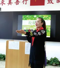 李玲莉:做点亮星星火炬的一簇火苗3
