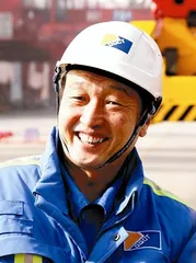 许振超：“振”兴青岛港的“超”人