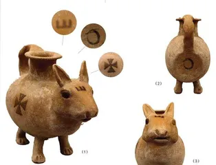 红山文化彩陶兔形壶