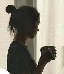 上班首日受伤，能否要求单位赔偿？ 