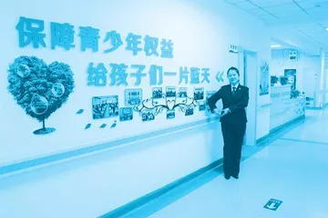 高英:倾心尽力“护幼苗”,普法维权“润无声”1