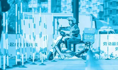 首届全国外卖配送行业职业技能竞赛冠军黄晓琴：努力生活谁都了不起2