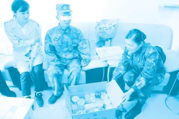 “排雷英雄”杜富国与妻子王静:活出爱情最美的模样3