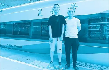 拯救自闭症儿子:“硬核老爸”8年造出父爱火车1