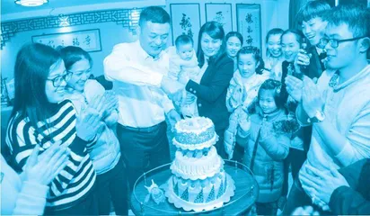 “幸福一家”:给24个贫困孩子一个温暖的“家”1