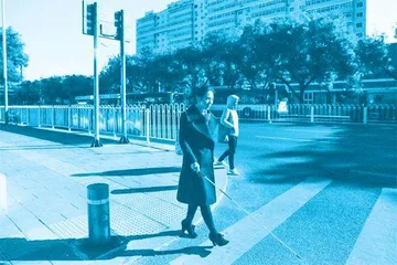 “中国首位盲人化妆师”肖佳:挑战命运,青春灿烂如花2