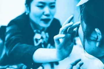 “中国首位盲人化妆师”肖佳:挑战命运,青春灿烂如花3