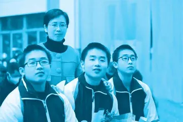 追光少年“振兴中华”：我们的妈妈是“超人”