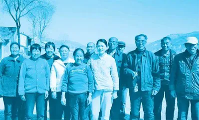 架起炉子蒸起馍!她用这场烟火抚慰留守老人1
