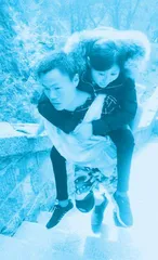 为爱筑起希望之城,不离不弃背妻子四登泰山2