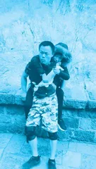 为爱筑起希望之城,不离不弃背妻子四登泰山5
