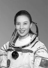 王亚平：去天上为女儿“摘星星”
