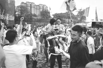 城市里的开放音乐社群：白天上班晚上排练，圆一个“乐队梦”