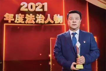 “菜场画家”提笔有光