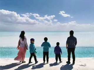 家有三孩，故事育儿