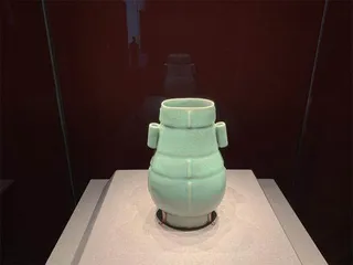 细纹如拟冰之裂,数枝梅浸玉壶春5