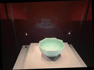 细纹如拟冰之裂,数枝梅浸玉壶春6
