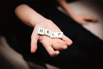 反家暴致人重伤，是否属于正当防卫0