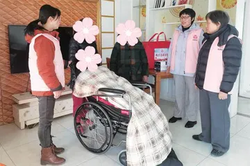 盐南高新区妇联:“一户一策”微关爱,精准服务不断线3