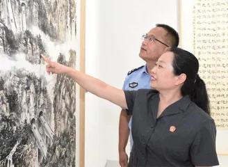 张梅:心中装着百姓,手中握着法理1