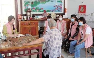 宝应县射阳湖镇妇联:一户多策一组十人,把温暖送进困难家庭3