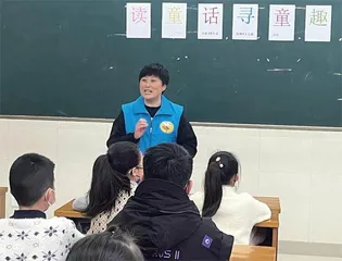 周彩虹：童话点亮乡村孩子内心灯塔