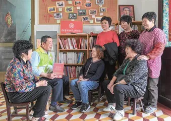 庭院、板凳、直播,宣讲达人炼成记1