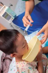 孩子鼻塞流涕 “盐水洗鼻”了解一下1
