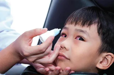 孩子经常眼睛红 母亲愁白头1