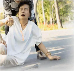 老年人防跌小技巧争做“不倒翁”