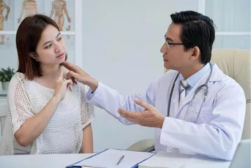 眼睛又大又突 当心甲状腺籼关眼病3