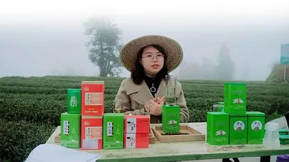“英雄妹妹”成了大山里的“带货书记”1