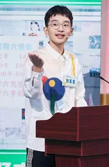 “网红男孩”钟美美：不靠演技靠成绩